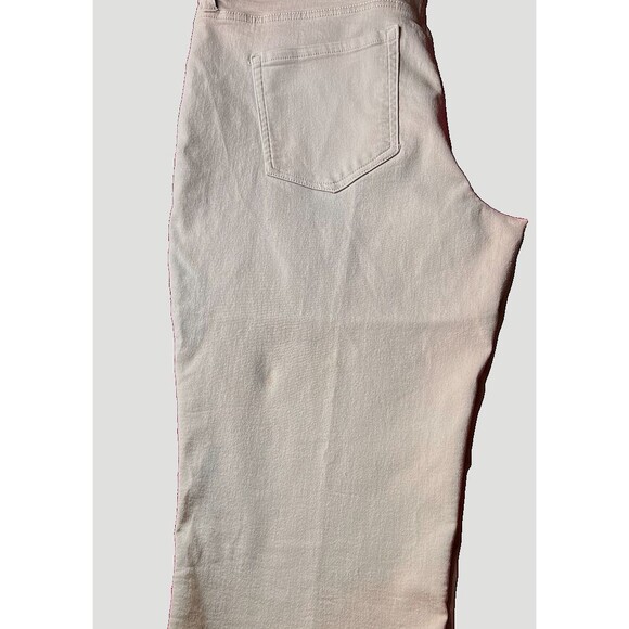 Liz Claiborne Pants - Liz Claiborne Classic Fit Ivory Color Capri's Size 18